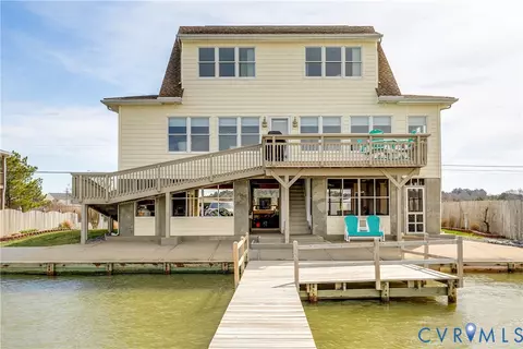 1064 Fort Lowry Ln, Dunnsville, VA 22454