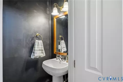 Bath - 940 Gorham Ct, Midlothian, VA 23114 photo 2 of 5