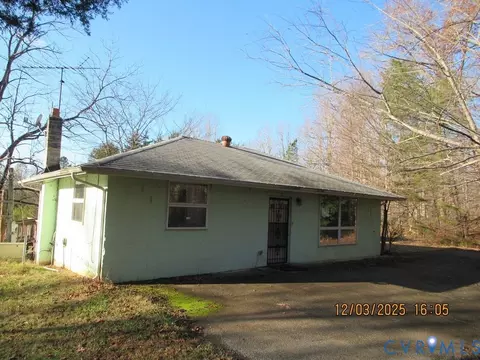 38 Liberty Ln, Cumberland, VA 23040