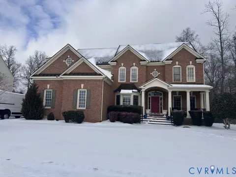 14300 Charter Landing Dr, Midlothian, VA 23114