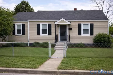 129 Seaboard St, Petersburg, VA 23803