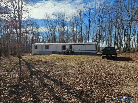 11564 Fosters Ln, Amelia Court House, VA 23002