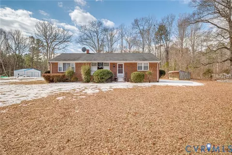 26746 Oxford Rd, Ruther Glen, VA 22546
