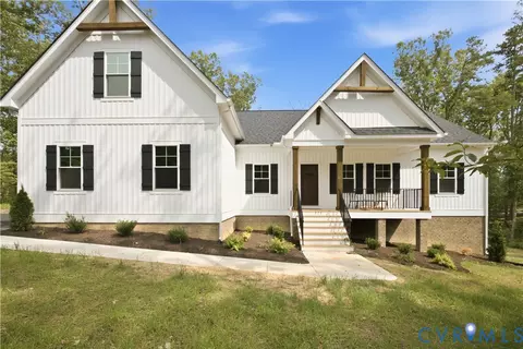 371 Glenmore Ln, Keswick, VA 22947