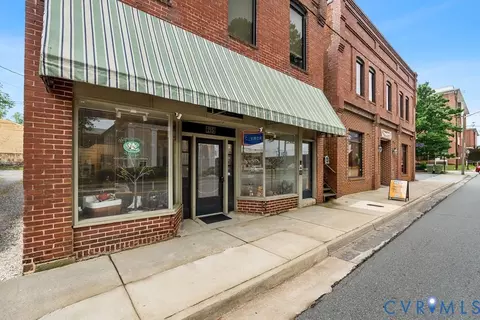 215 W Third St, Farmville, VA 23901