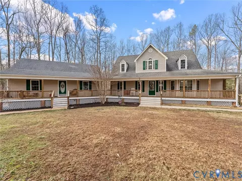 5297 Cralles Rd, Amelia Court House, VA 23002