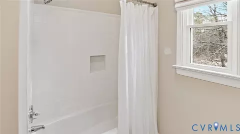 Bath - 6003 Lansgate Rd, Midlothian, VA 23112 photo 8 of 9