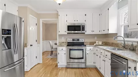 Kitchen - 6003 Lansgate Rd, Midlothian, VA 23112 photo 3 of 4