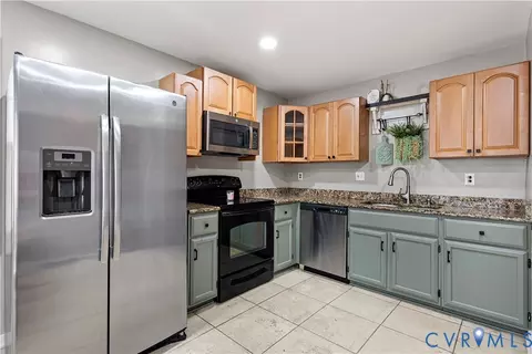 Kitchen - 5000 Enchanted Ln, Richmond, VA 23237 photo 2 of 2