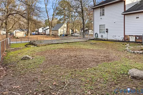 Exterior - 5000 Enchanted Ln, Richmond, VA 23237 photo 8 of 8
