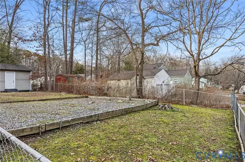 Exterior - 5000 Enchanted Ln, Richmond, VA 23237 photo 5 of 8
