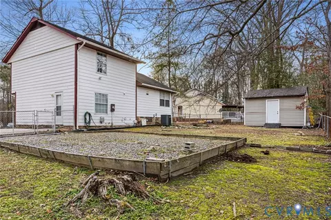 Exterior - 5000 Enchanted Ln, Richmond, VA 23237 photo 6 of 8
