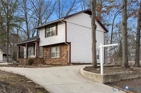 Exterior - 5000 Enchanted Ln, Richmond, VA 23237 photo 3 of 8