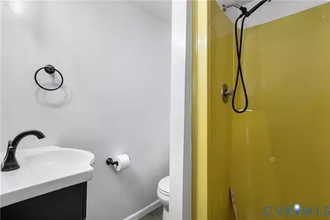 Bath - 5000 Enchanted Ln, Richmond, VA 23237 photo 1 of 6