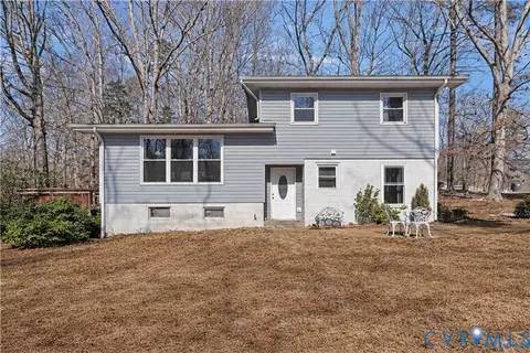 6000 Pine Rd, Quinton, VA 23141