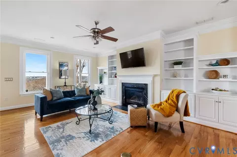 Living - 721 S Pine St, Richmond, VA 23220 photo 2 of 2