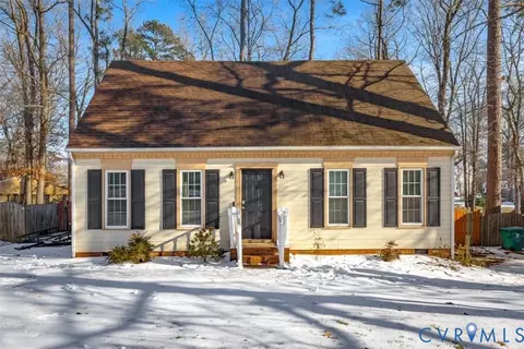 2835 Pine Meadows Cir, Chester, VA 23831
