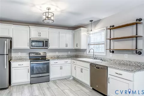 Kitchen - 7045 Tranquility Ln, Sutherland, VA 23885 photo 2 of 2