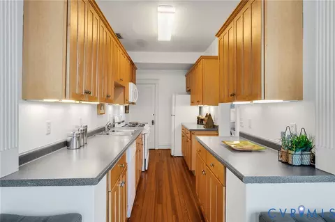 Kitchen - 2413 Stuart Ave, Richmond, VA 23220 photo 3 of 3