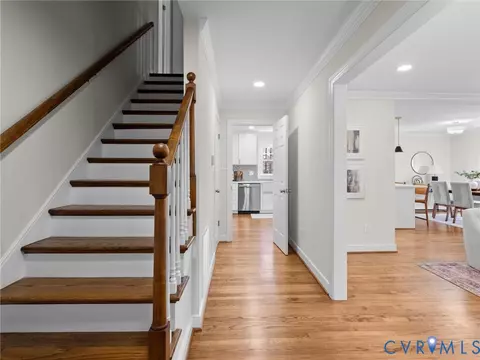 Entry Way - 2501 Wildercroft Rd, Midlothian, VA 23113 photo 5 of 10