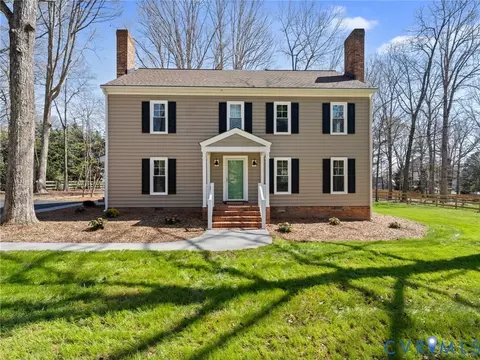Exterior - 2501 Wildercroft Rd, Midlothian, VA 23113 photo 7 of 15