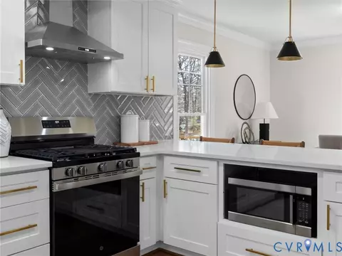 Kitchen - 2501 Wildercroft Rd, Midlothian, VA 23113 photo 2 of 6