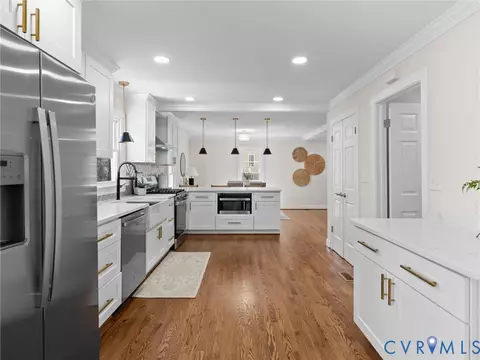 Kitchen - 2501 Wildercroft Rd, Midlothian, VA 23113 photo 4 of 6