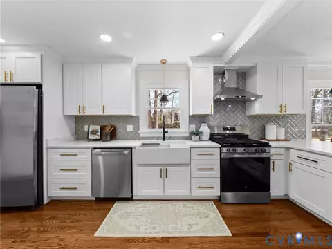 Kitchen - 2501 Wildercroft Rd, Midlothian, VA 23113 photo 3 of 6