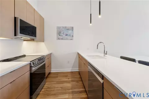 Kitchen - 2201 E Main St, Richmond, VA 23223 photo 4 of 10