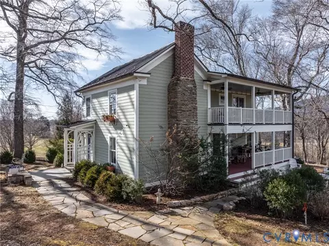 9581 Patrick Henry Hwy, Roseland, VA 22967