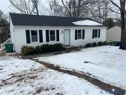 156 Spring Dr, Colonial Heights, VA 23834