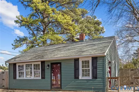 1315 St Michaels Ln, Henrico, VA 23229