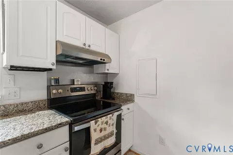 Kitchen - 6201 Pointer Ter, North Chesterfield, VA 23237 photo 3 of 3