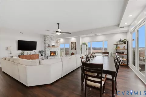 301 Beacon Ridge Dr #804, Hopewell, VA 23860