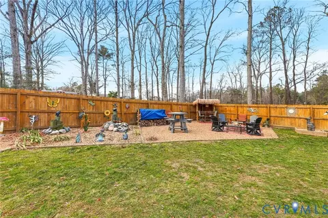 Exterior - 4022 Evelake Rd, Richmond, VA 23237 photo 4 of 9