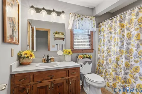 Bath - 4022 Evelake Rd, Richmond, VA 23237 photo 3 of 3