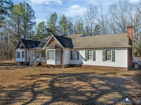 9045 Tate Ln, Mechanicsville, VA 23116