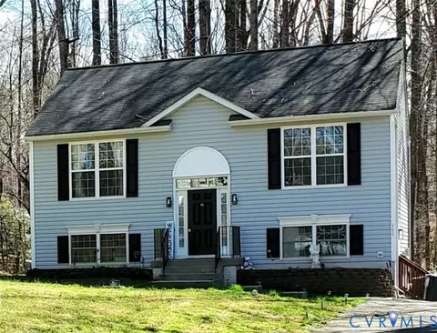 111 Ackerman Ln, Ruther Glen, VA 22546