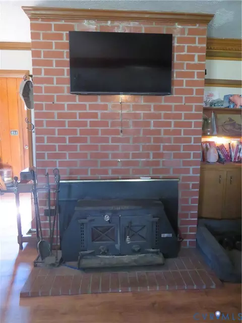 Living - 44 Adsit Ln, Freeman, VA 23856 photo 4 of 4