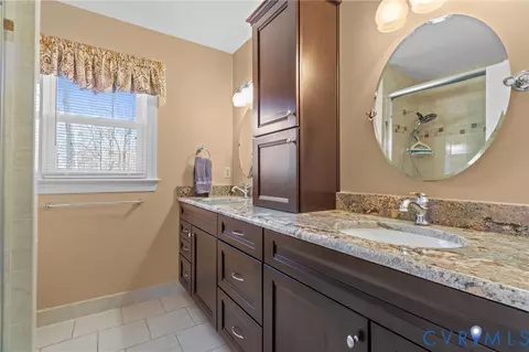 Bath - 2101 Normandstone Dr, Midlothian, VA 23113 photo 3 of 4