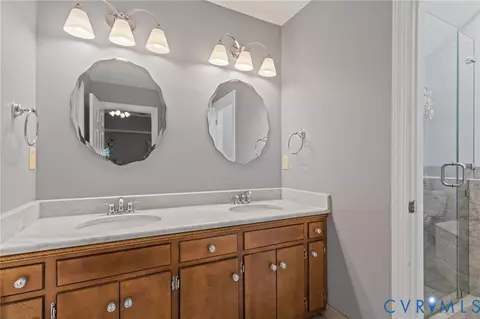 Bath - 2101 Normandstone Dr, Midlothian, VA 23113 photo 2 of 4