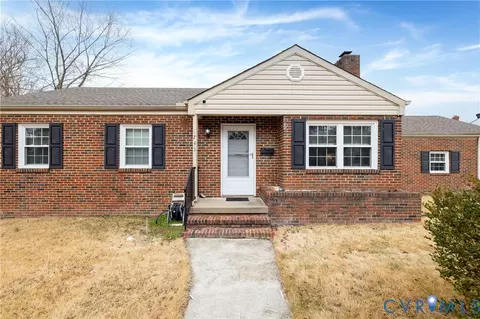 1745 Oakland St, Petersburg, VA 23805