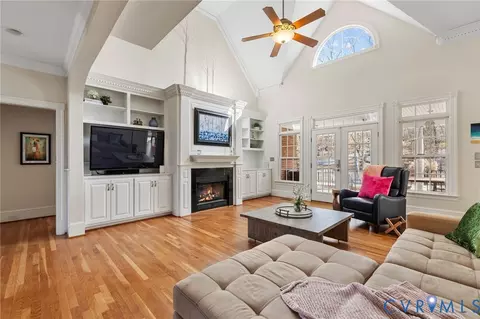 Living - 14113 Riverdowns South Dr, Midlothian, VA 23113 photo 2 of 3