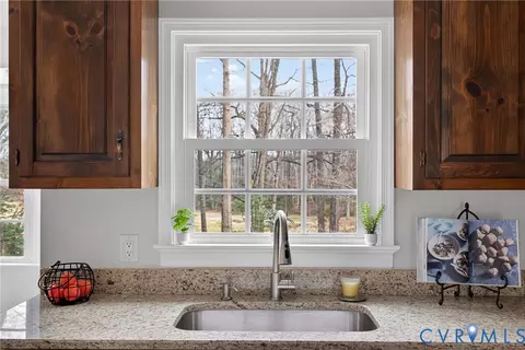 Kitchen - 347 Rossmere Dr, Midlothian, VA 23114 photo 4 of 4