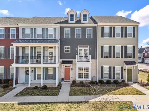 421 Randolph View Dr, Midlothian, VA 23114