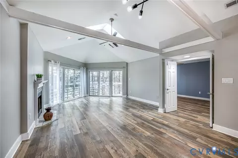 Living - 112 Water Pointe Ct, Midlothian, VA 23112 photo 3 of 5