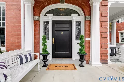Exterior - 2204 Monument Ave, Richmond, VA 23220 photo 3 of 6