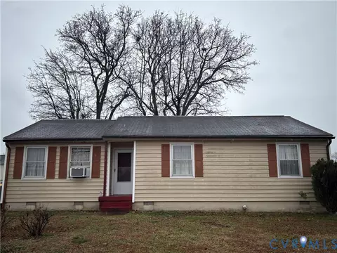 4004 Gloucester Dr, Hopewell, VA 23860