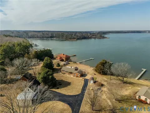 View/Area - 11802 Deep Point Ln, Gloucester, VA 23061 photo 4 of 9