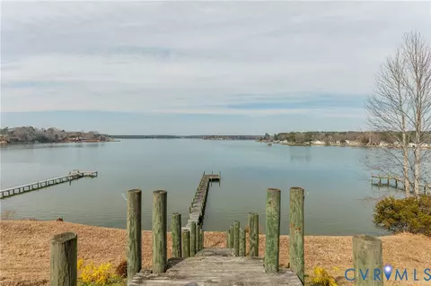 View/Area - 11802 Deep Point Ln, Gloucester, VA 23061 photo 5 of 9